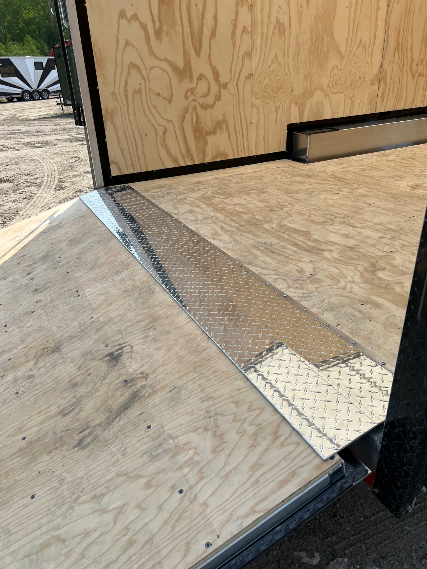 2025 Enclosed Aluminum Trailer, 8.5'x20', GVWR: 10,400lbs, #15850